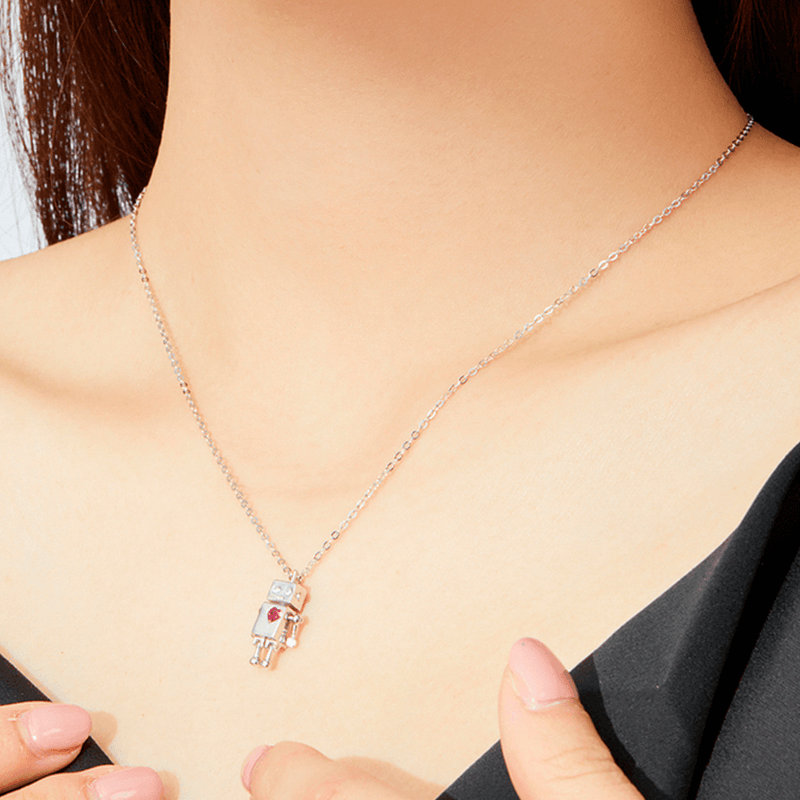 Colar Feminino de Prata com pingente de Robô